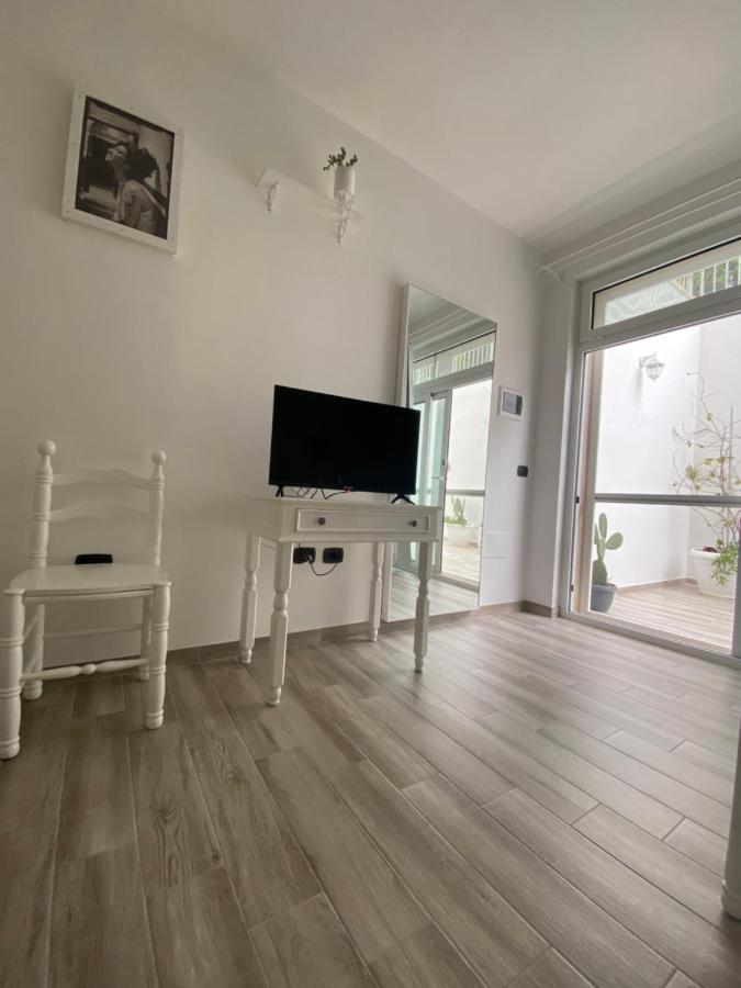 Bed and Breakfast La Casa Di Nina Лечче Экстерьер фото